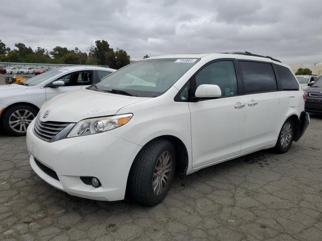 5TDYK3DC1ES409129 - 2014 TOYOTA SIENNA XLE WHITE photo 1