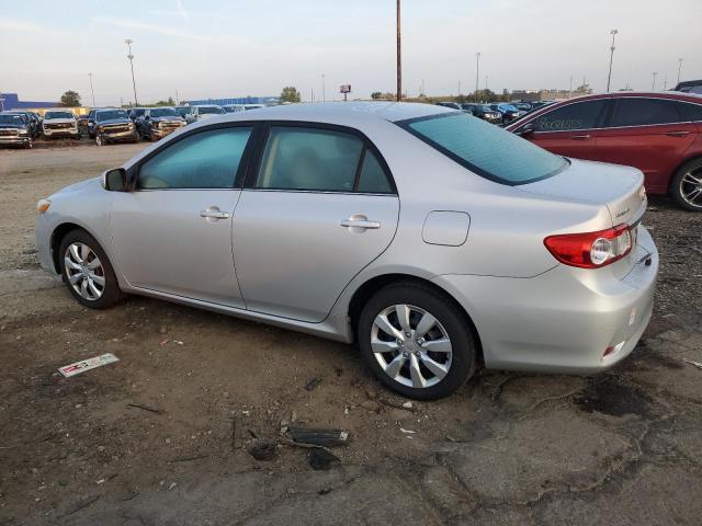 2T1BU4EE2DC963924 - 2013 TOYOTA COROLLA BASE 银色 照片 2