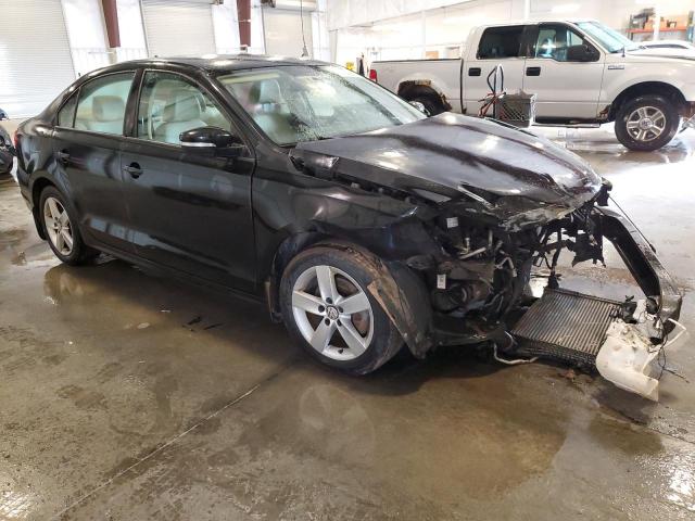 3VWLL7AJ5BM102427 - 2011 VOLKSWAGEN JETTA TDI BLACK photo 4