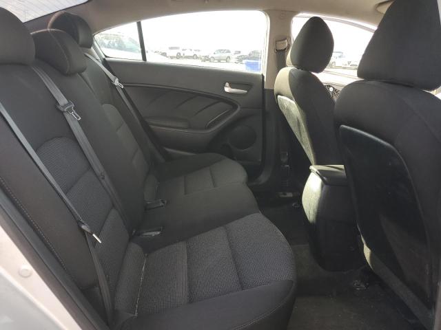 3KPFK4A7XJE168843 - 2018 KIA FORTE LX Сріблястий фото 10