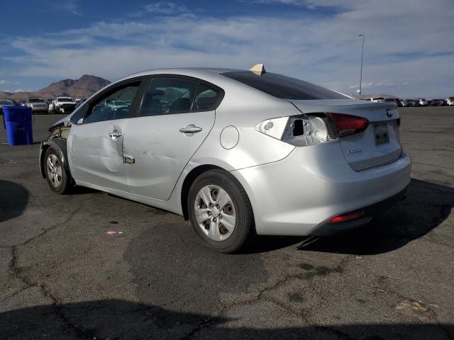 3KPFK4A7XJE168843 - 2018 KIA FORTE LX Сріблястий фото 2