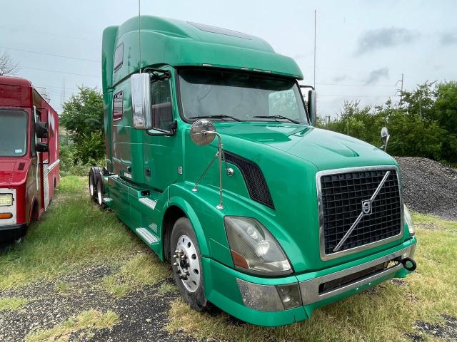 4V4NC9EJ6BN296879 - 2011 VOLVO VN VNL GREEN photo 1