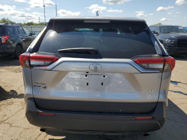 2T3H1RFV1RC271411 - 2024 TOYOTA RAV4 LE Gümüş foto 6