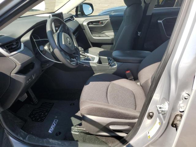 2T3H1RFV1RC271411 - 2024 TOYOTA RAV4 LE Gümüş foto 7