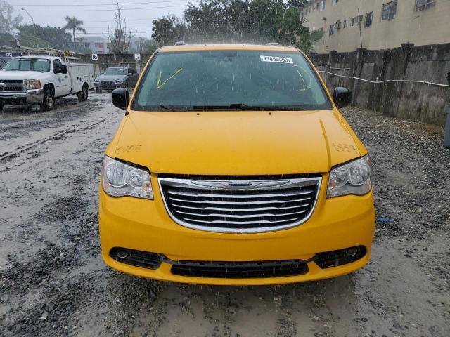 2C4RC1JG6GR232442 - 2016 CHRYSLER TOWN & COU LIMITED YELLOW photo 5