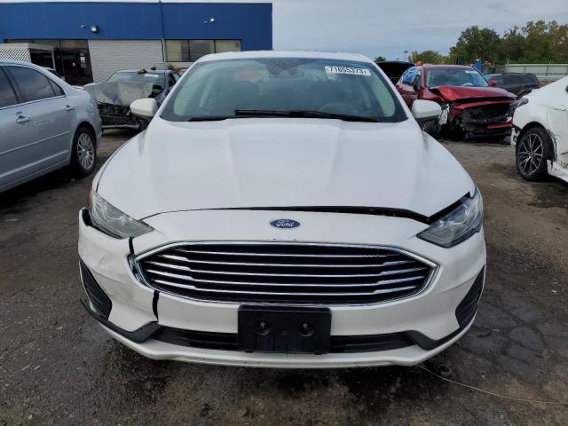 3FA6P0LU9KR195884 - 2019 FORD FUSION SE WHITE photo 5