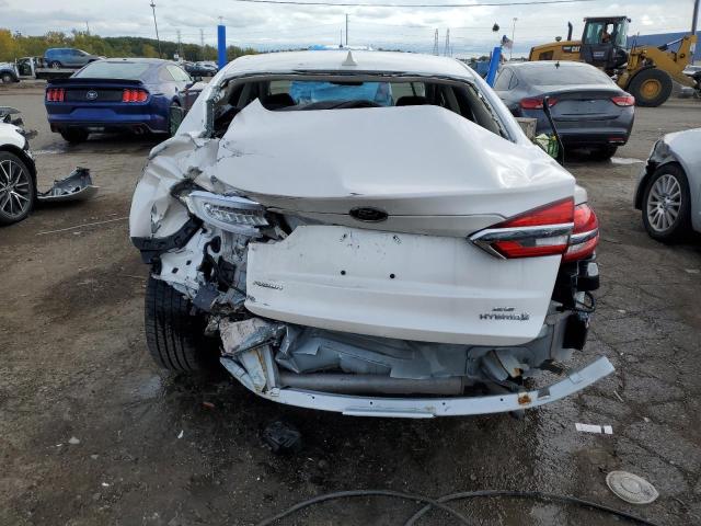 3FA6P0LU9KR195884 - 2019 FORD FUSION SE WHITE photo 6