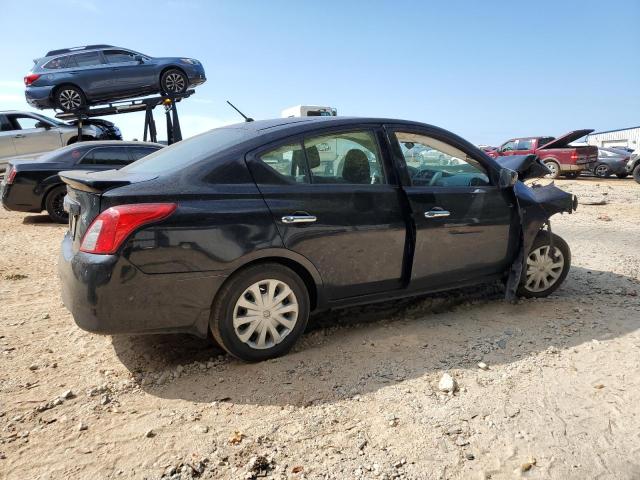 3N1CN7APXJL831953 - 2018 NISSAN VERSA S BLACK photo 3