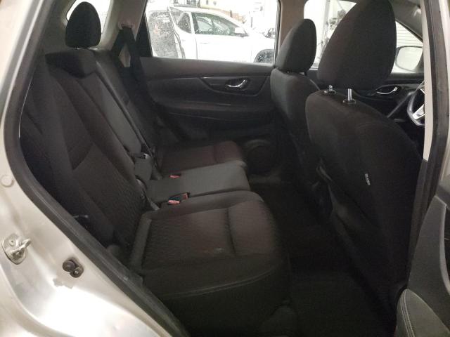 KNMAT2MV9JP509980 - 2018 NISSAN ROGUE S SILVER photo 11