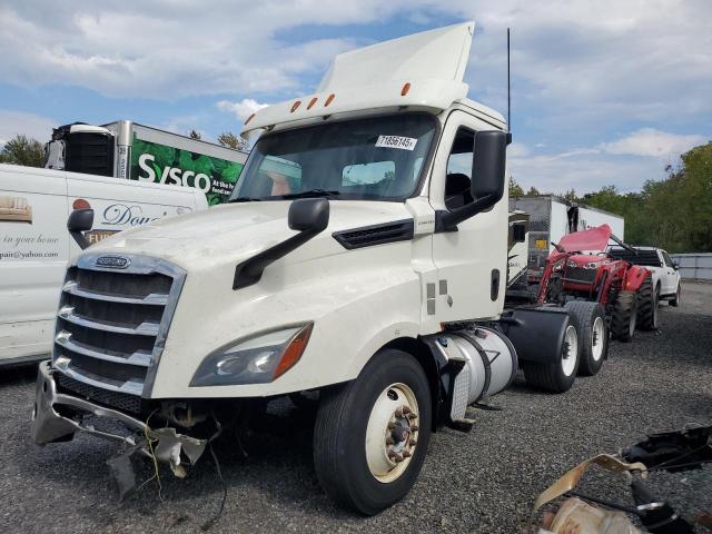 3AKJHLDV4JSJR0189 - 2018 FREIGHTLINER CASCADIA 1 Білий фото 2