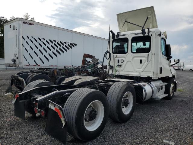 3AKJHLDV4JSJR0189 - 2018 FREIGHTLINER CASCADIA 1 Білий фото 4