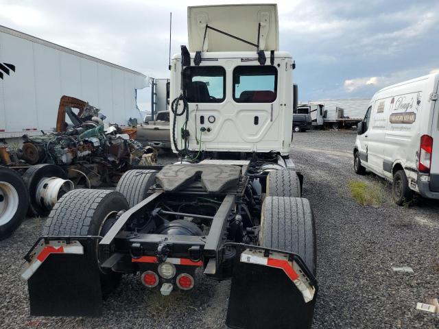 3AKJHLDV4JSJR0189 - 2018 FREIGHTLINER CASCADIA 1 Білий фото 6