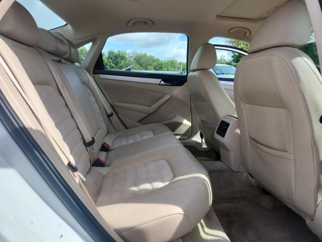 1VWCN7A32DC005895 - 2013 VOLKSWAGEN PASSAT SEL Beyaz fotoğraf 10