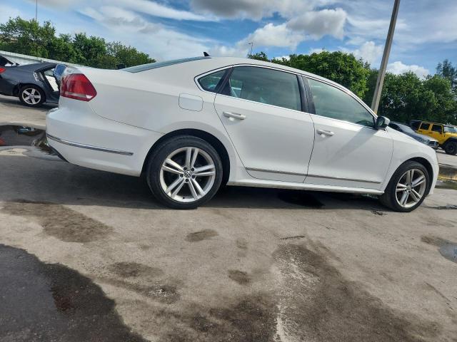 1VWCN7A32DC005895 - 2013 VOLKSWAGEN PASSAT SEL Beyaz fotoğraf 3