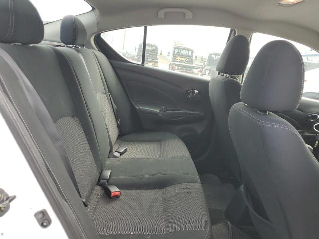 3N1CN7AP8JL804511 - 2018 NISSAN VERSA S Белый фото 10