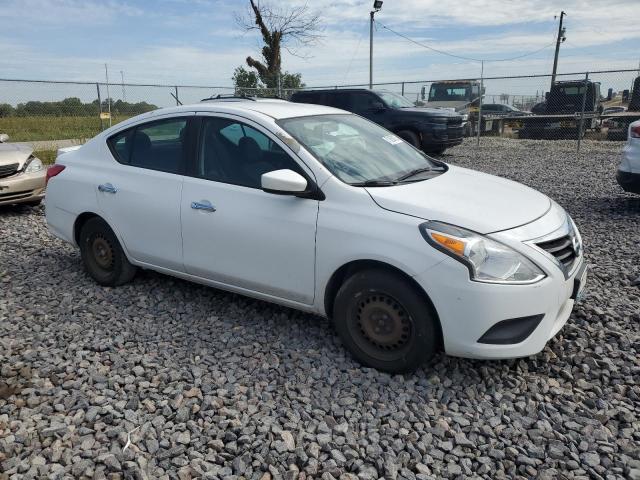 3N1CN7AP8JL804511 - 2018 NISSAN VERSA S Белый фото 4