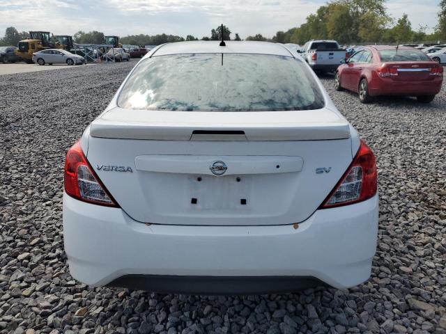 3N1CN7AP8JL804511 - 2018 NISSAN VERSA S Белый фото 6