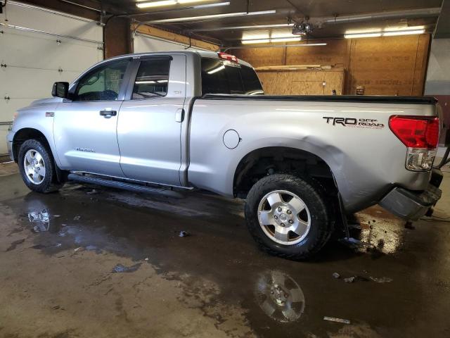 5TFUY5F18DX281081 - 2013 TOYOTA TUNDRA DOUBLE CAB SR5 SILVER photo 2
