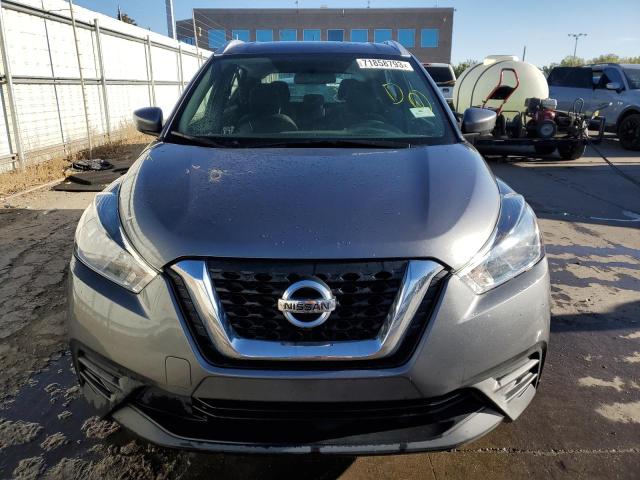 3N1CP5CU6KL541132 - 2019 NISSAN KICKS S GRAY photo 5