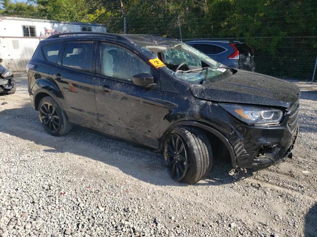 1FMCU0GD9JUD16996 - 2018 FORD ESCAPE SE შავი ფოტო 4