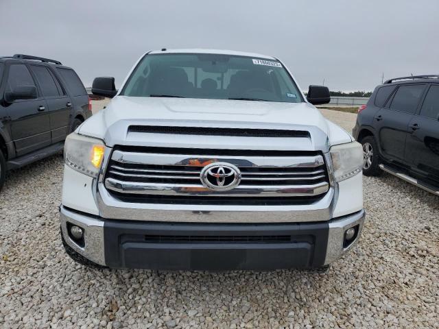 5TFRW5F10GX198292 - 2016 TOYOTA TUNDRA DOUBLE CAB SR/SR5 WHITE photo 5