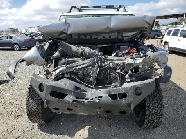 JTEBU4BF8AK073575 - 2010 TOYOTA FJ CRUISER SILVER photo 5