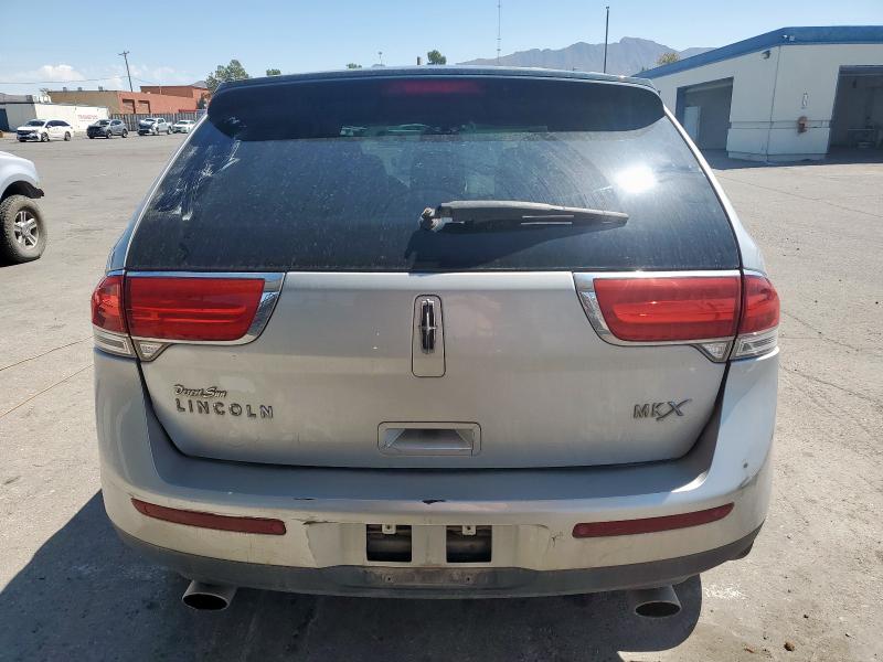 2LMDJ6JK3DBL39972 - 2013 LINCOLN MKX SILVER photo 6