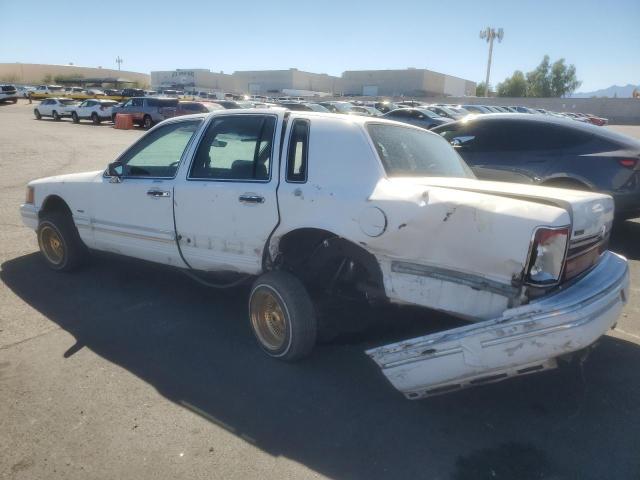 1LNLM81W2RY774196 - 1994 LINCOLN TOWN CAR EXECUTIVE WHITE photo 2