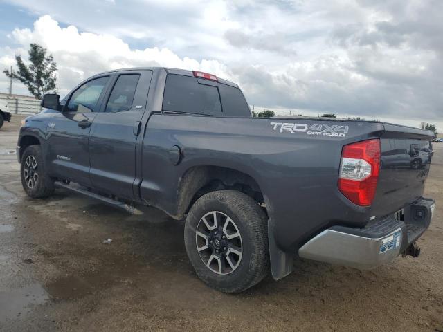5TFUY5F12GX551832 - 2016 TOYOTA TUNDRA DOUBLE CAB SR/SR5 GRAY photo 2