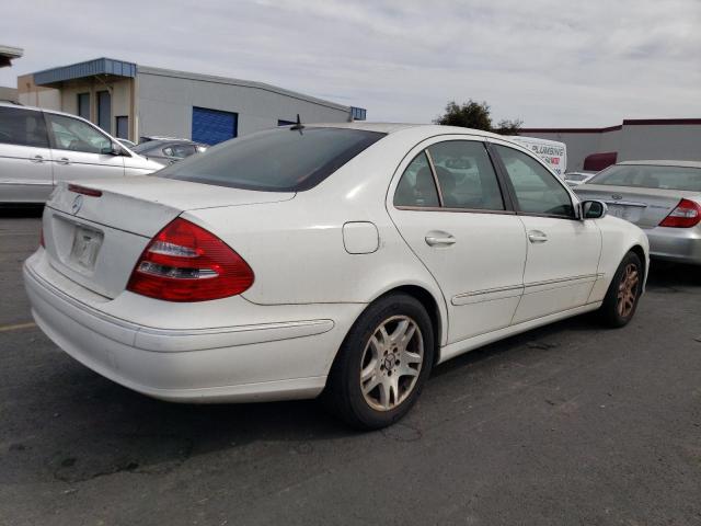 WDBUF65J45A644959 - 2005 MERCEDES-BENZ E 320 WHITE photo 3