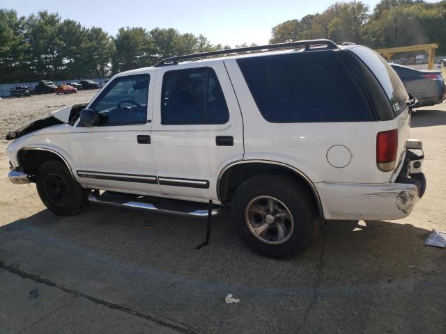 1GNCS13W712132926 - 2001 CHEVROLET BLAZER WHITE photo 2