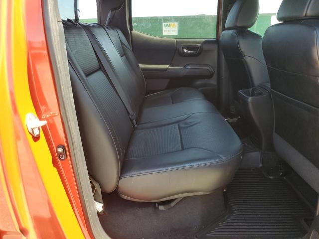3TMCZ5AN7JM174866 - 2018 TOYOTA TACOMA DOUBLE CAB Turuncu fotoğraf 10