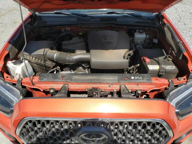 3TMCZ5AN7JM174866 - 2018 TOYOTA TACOMA DOUBLE CAB Turuncu fotoğraf 11
