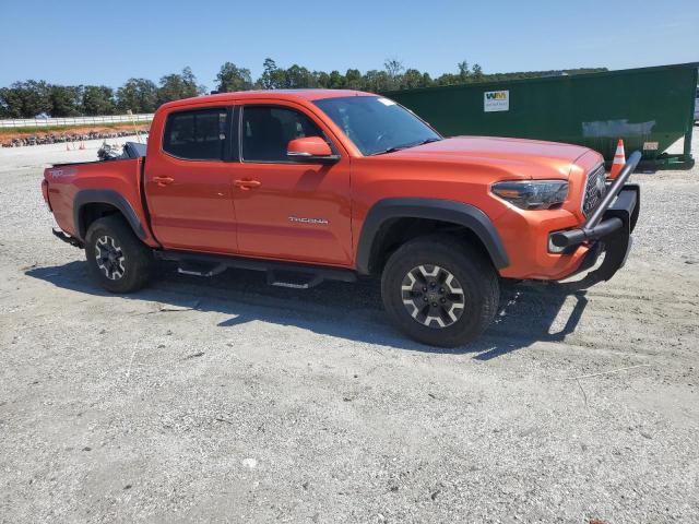 3TMCZ5AN7JM174866 - 2018 TOYOTA TACOMA DOUBLE CAB Turuncu fotoğraf 4