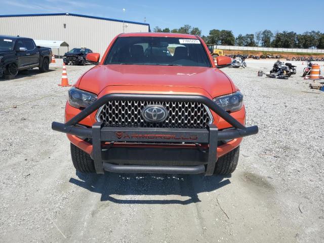 3TMCZ5AN7JM174866 - 2018 TOYOTA TACOMA DOUBLE CAB Turuncu fotoğraf 5