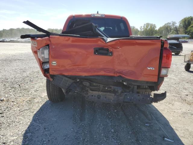 3TMCZ5AN7JM174866 - 2018 TOYOTA TACOMA DOUBLE CAB Turuncu fotoğraf 6