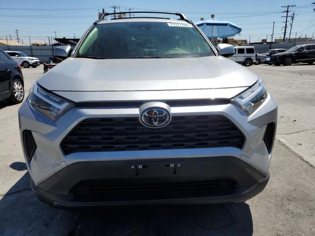 JTMRWRFV1SD292377 - 2025 TOYOTA RAV4 XLE SILVER photo 5