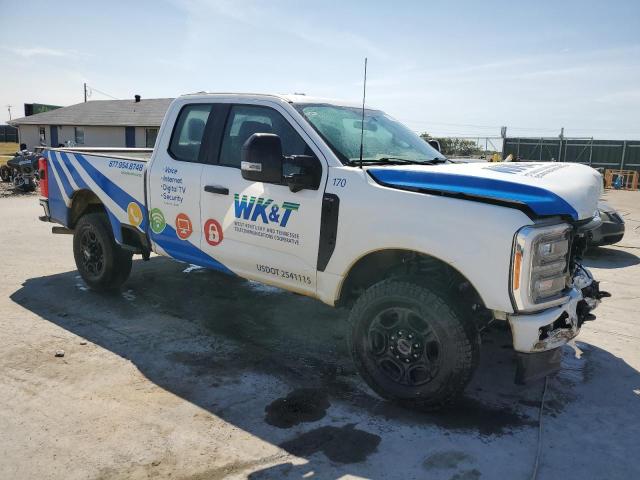 1FT8X2BN2PEC61534 - 2023 FORD F250 SUPER DUTY Ақ фото 4