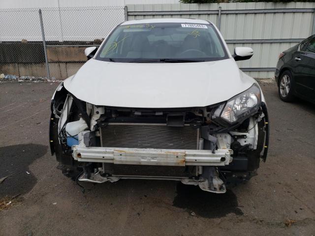 3CZRU6H50JM717425 - 2018 HONDA HR-V EX WHITE photo 5