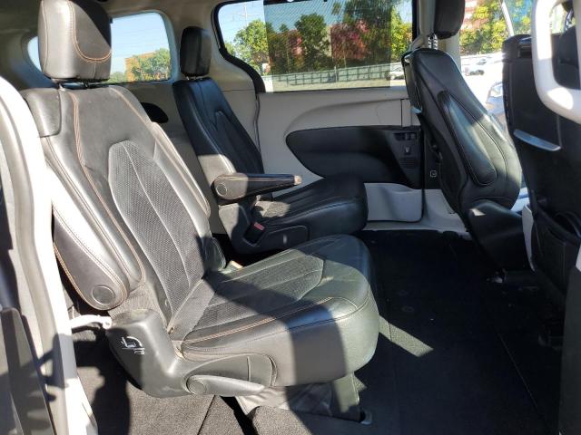 2C4RC1EG5JR306175 - 2018 CHRYSLER PACIFICA TOURING L PLUS GRAY photo 11