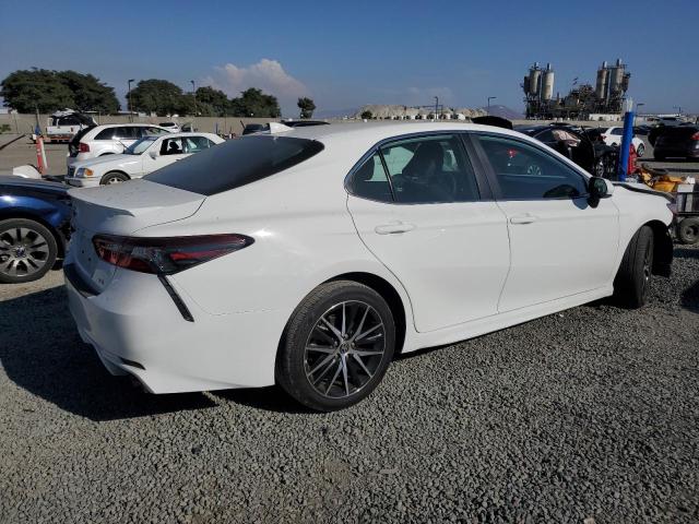 4T1G11AK9RU233233 - 2024 TOYOTA CAMRY SE NIGHT SHADE WHITE photo 3