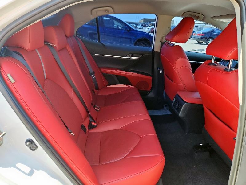 4T1B61HK4KU297283 - 2019 TOYOTA CAMRY XSE 白色 照片 10