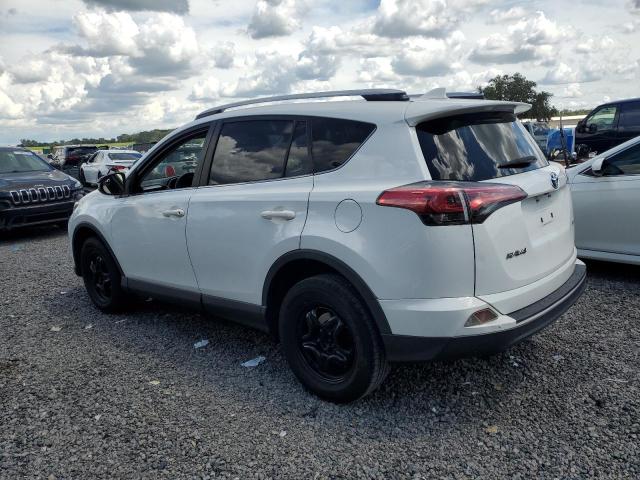 JTMZFREV3JJ201823 - 2018 TOYOTA RAV4 LE 白色 照片 2