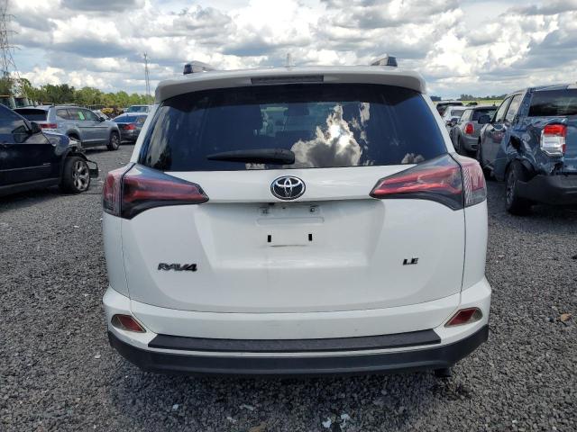 JTMZFREV3JJ201823 - 2018 TOYOTA RAV4 LE 白色 照片 6