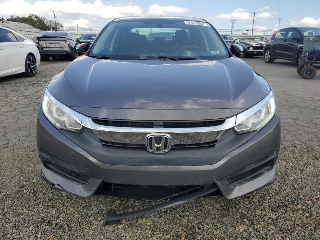 2HGFC2F59JH525962 - 2018 HONDA CIVIC LX 灰色 照片 5