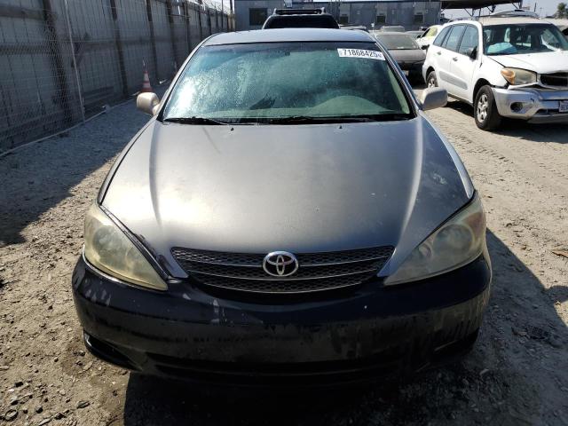 JTDBE32K140281516 - 2004 TOYOTA CAMRY LE GRAY photo 5