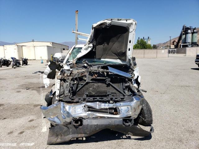 2GB2CREG6K1221821 - 2019 CHEVROLET SILVERADO C2500 HEAVY DUTY WHITE photo 5