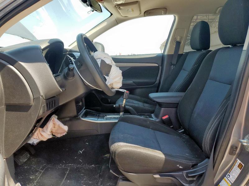 JA4AZ3A34JZ058141 - 2018 MITSUBISHI OUTLANDER SE 银色 照片 7