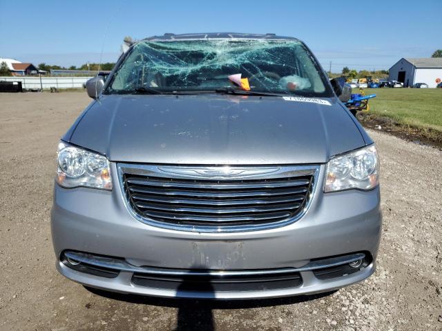 2C4RC1BGXDR684601 - 2013 CHRYSLER TOWN & COU TOURING ვერცხლისფერი ფოტო 5