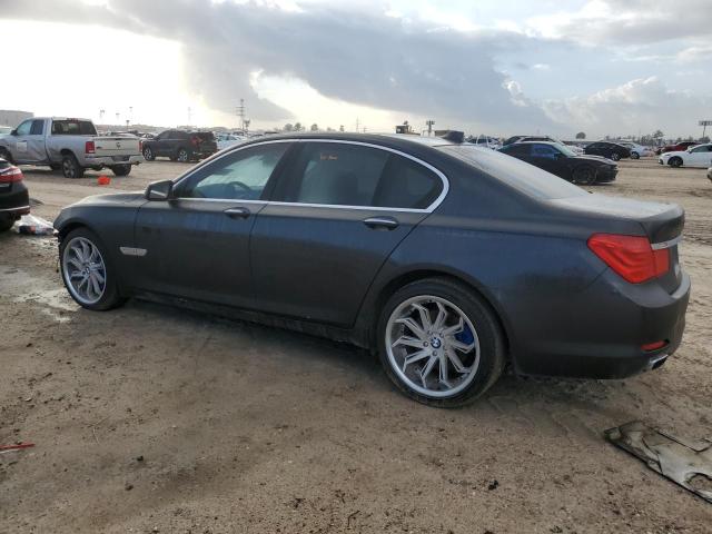 WBAKA4C55BC612732 - 2011 BMW 740 I GRAY photo 2